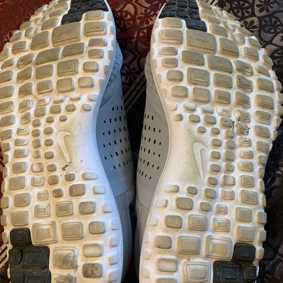 Nike - Picture 3 of 4